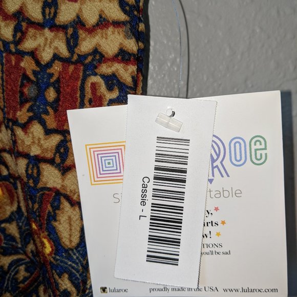 New Cassie Skirt L (14-16) - Picture 3 of 4